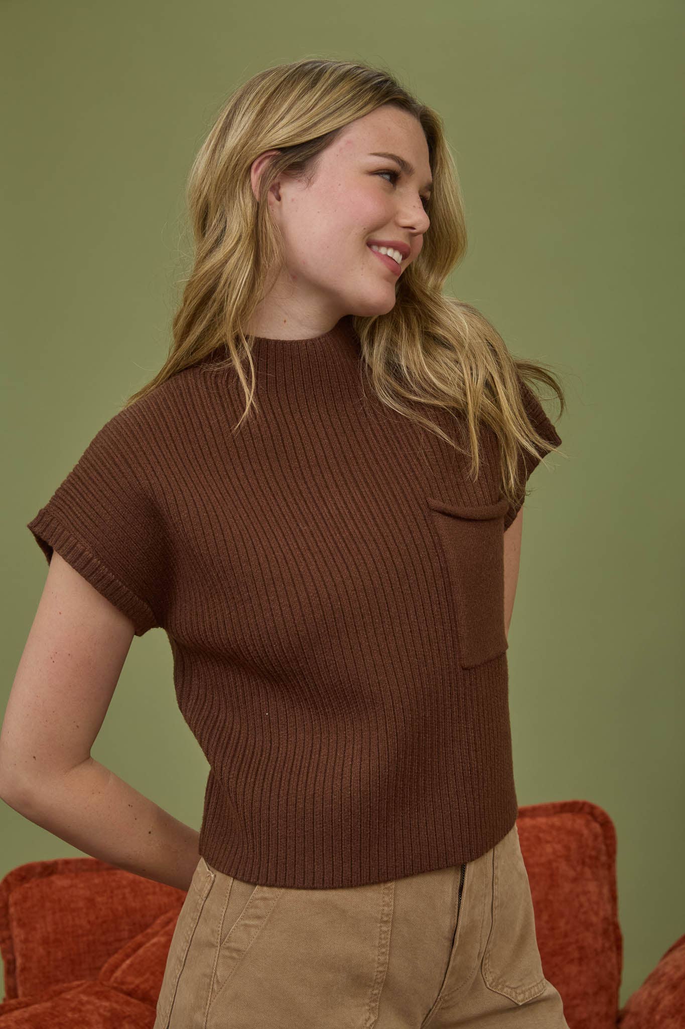 MOCK NECK POCKET DETAIL SHORT SLEEVE KNIT SWEATER: CREAM