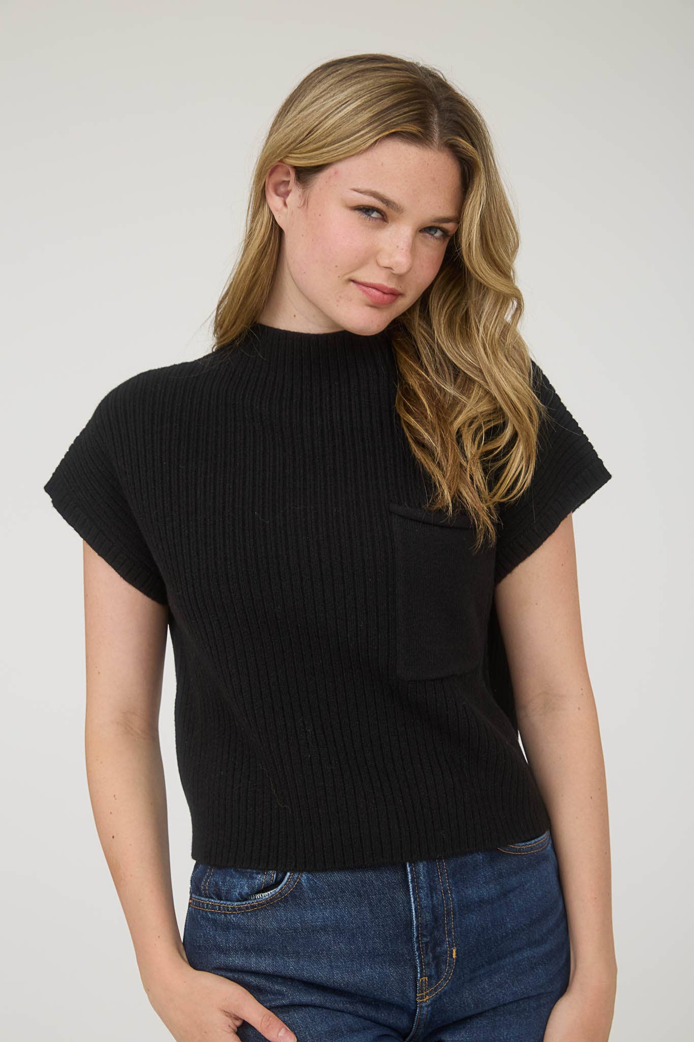 MOCK NECK POCKET DETAIL SHORT SLEEVE KNIT SWEATER: CREAM