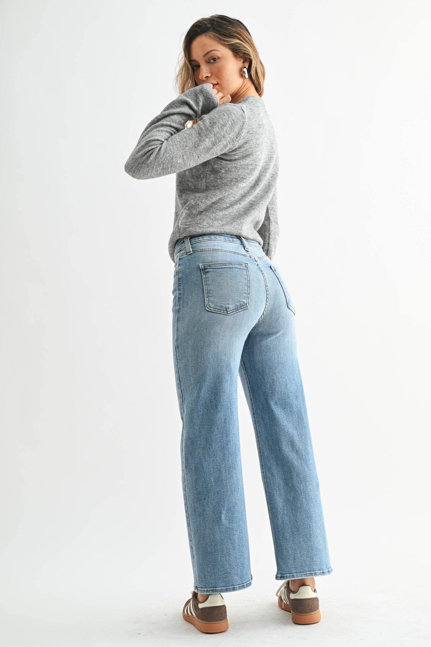 BP239J - MED - The Classic Wide Leg: 26