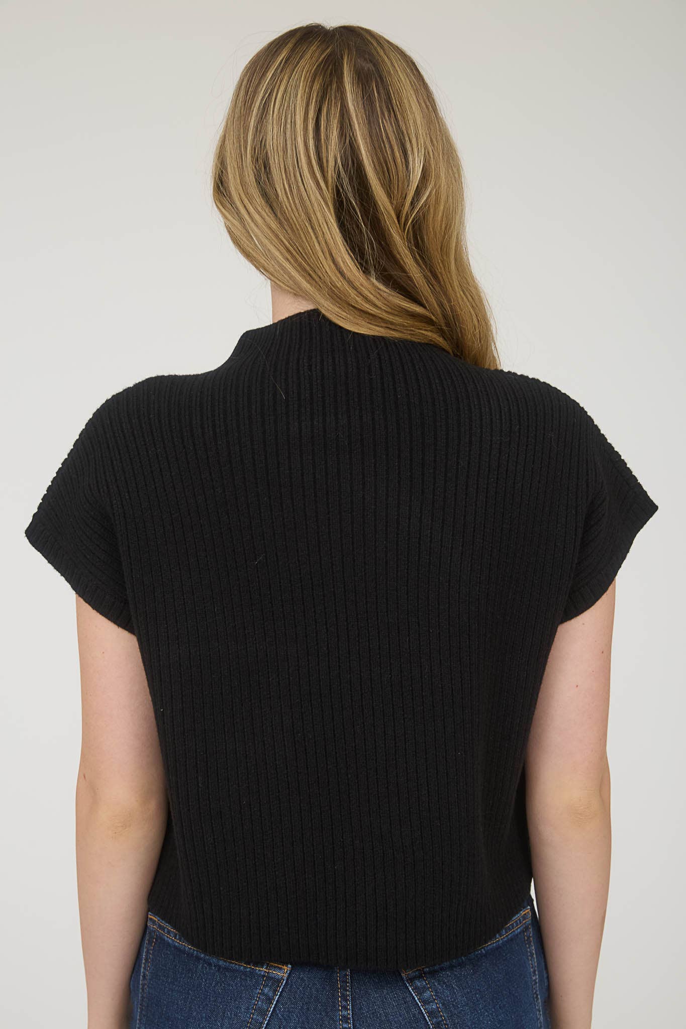 MOCK NECK POCKET DETAIL SHORT SLEEVE KNIT SWEATER: CREAM