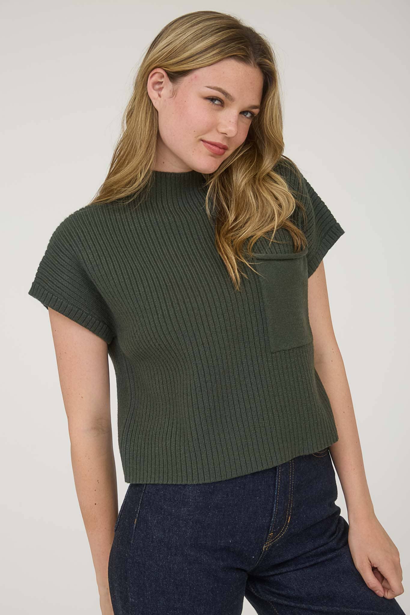 MOCK NECK POCKET DETAIL SHORT SLEEVE KNIT SWEATER: CREAM