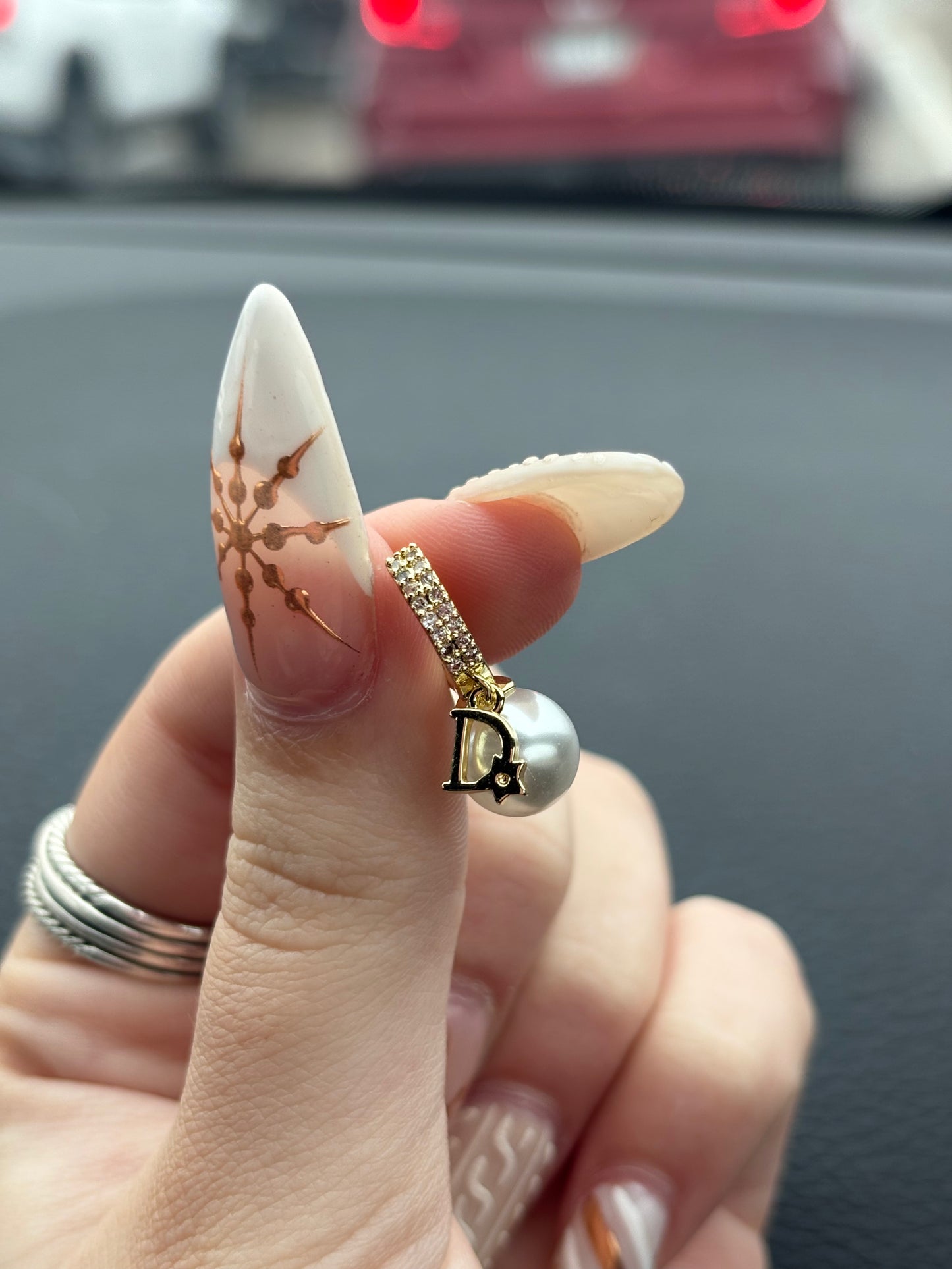 Fashion earrings gold