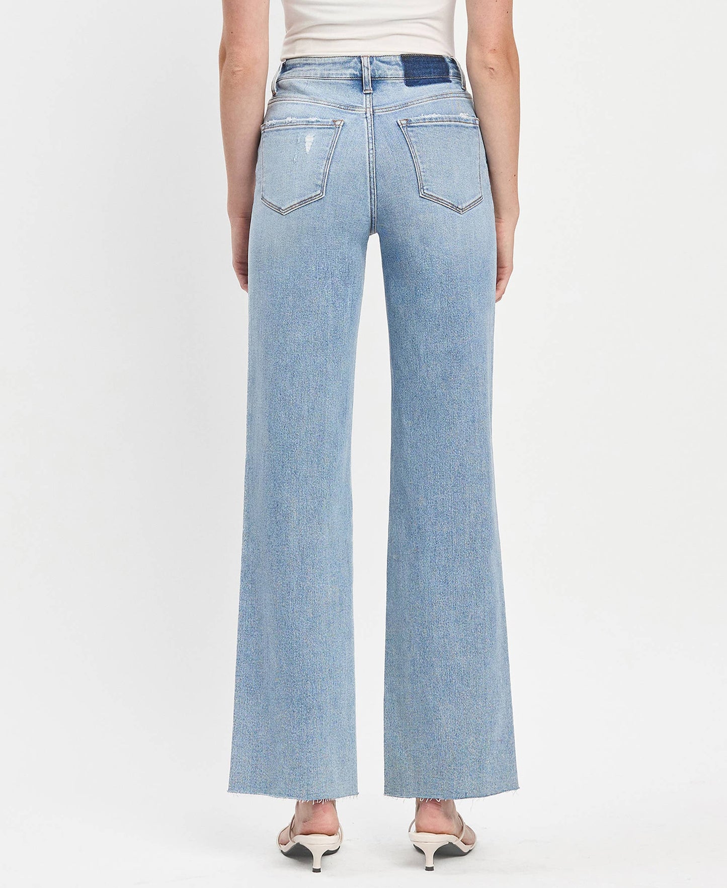 HIGH RISE CLEAN CUT RAW HEM WIDE LEG JEANS T6597: REFULGENT / 24