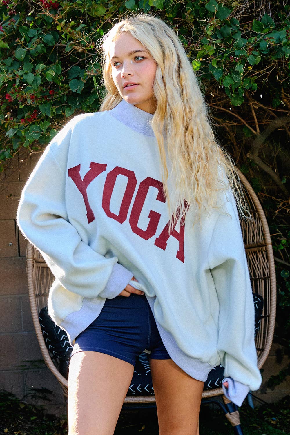 IT2594 'PILATES & YOGA' Print Reversible Mockneck Sweatshirt: Ash grey/Brown / S/M-L/XL (3-3)