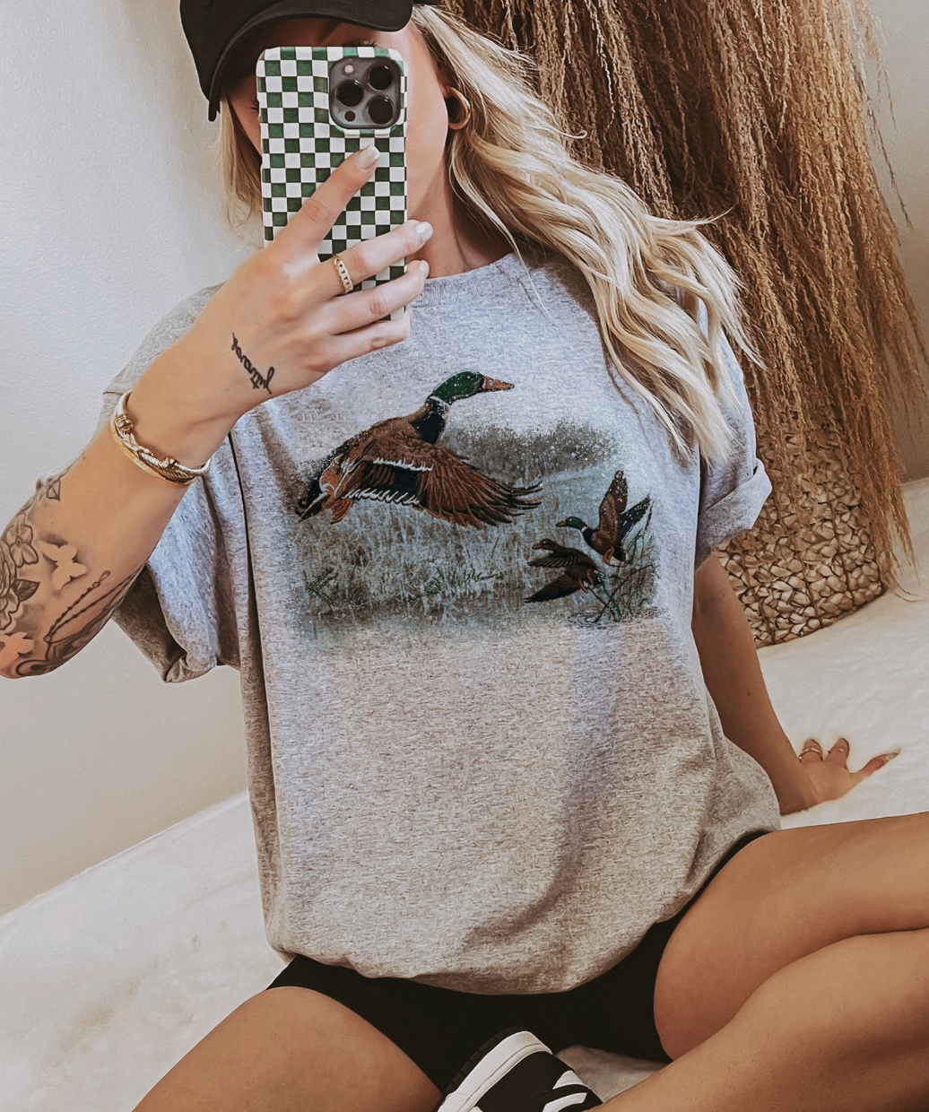 Retro Duck Scene: SMALL / Grey Sweatshirt