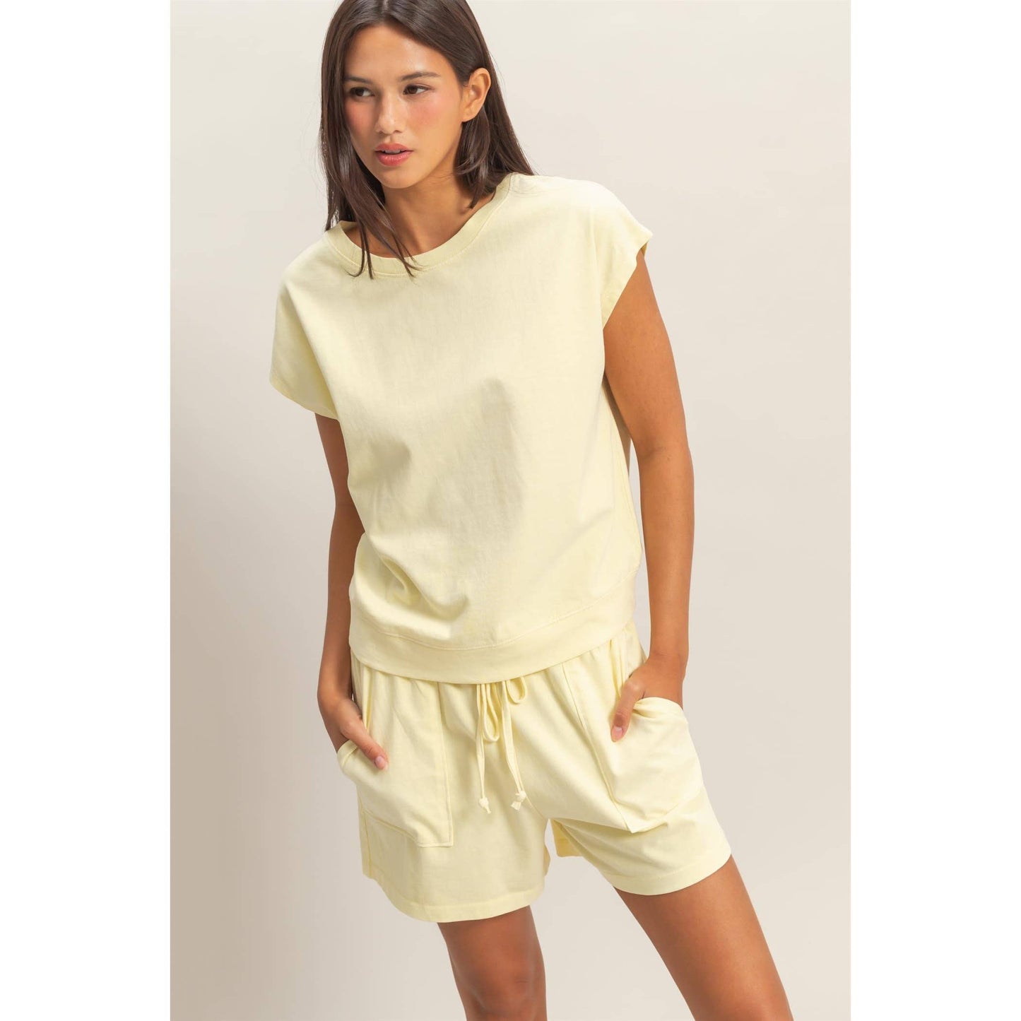 Sleeveless Crew Neck Top and Shorts Set: BLACK / S-M-L(2-2-2)
