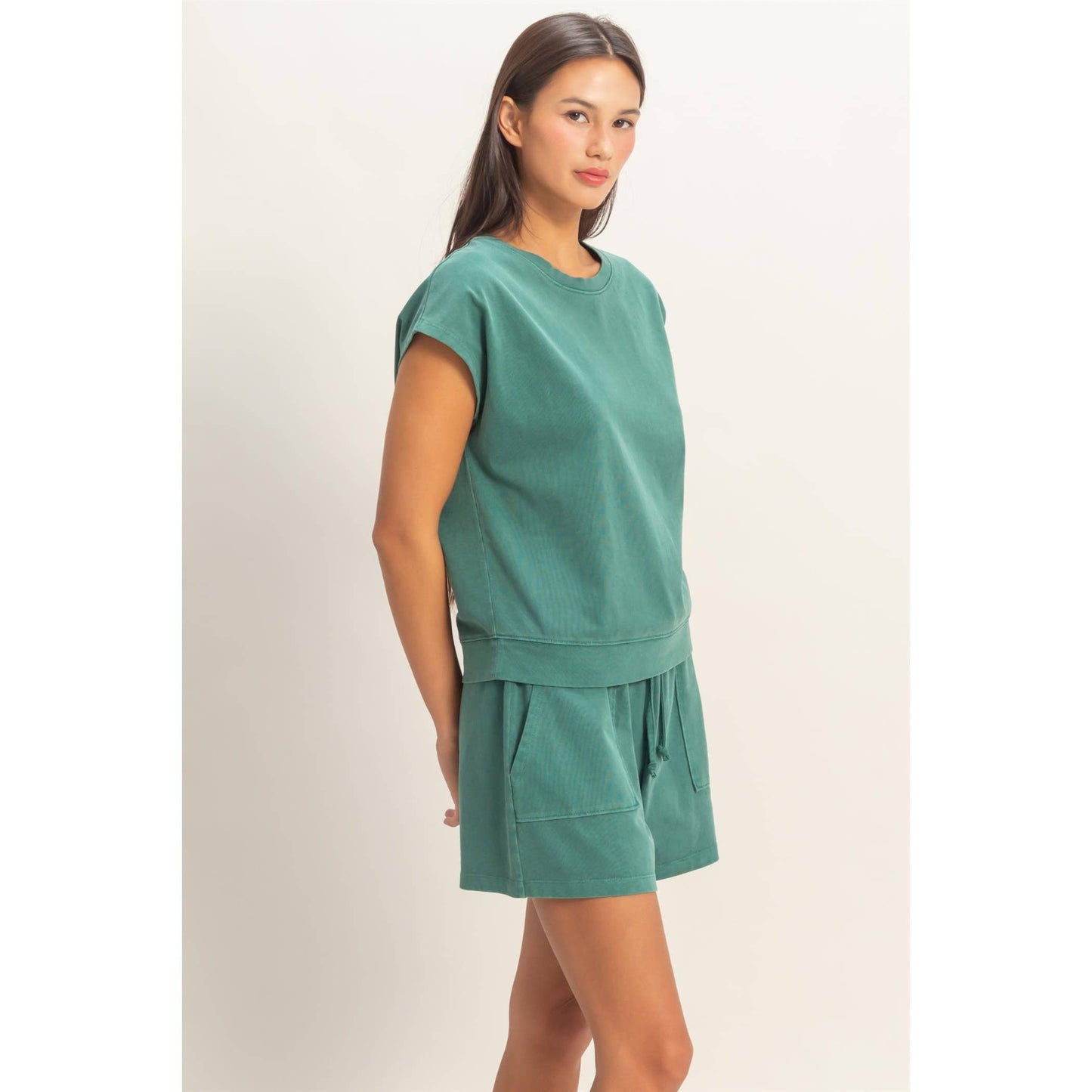 Sleeveless Crew Neck Top and Shorts Set: BLACK / S-M-L(2-2-2)