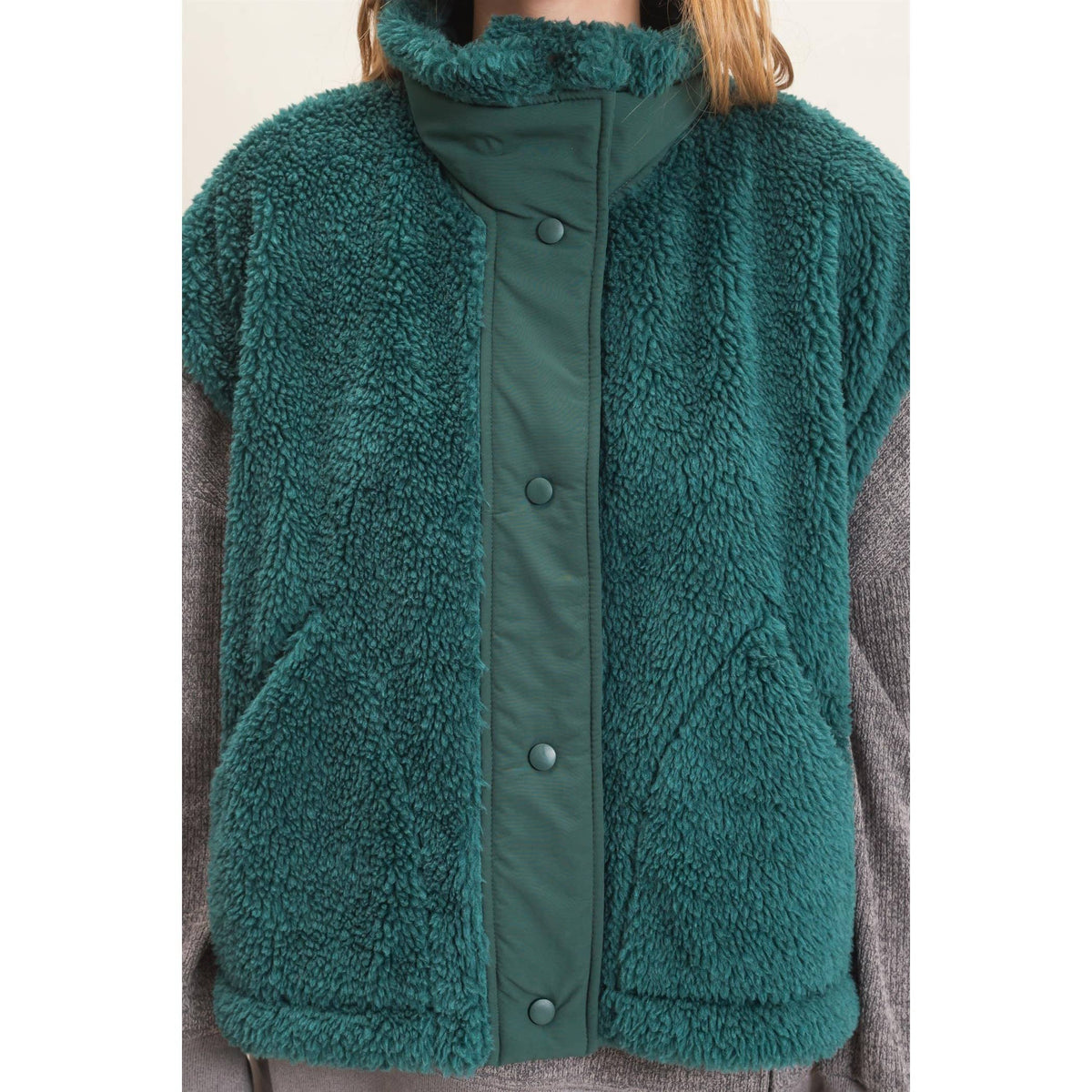 Sherpa Vest With Snap Closure: OLIVE / S-M-L(2-2-2)