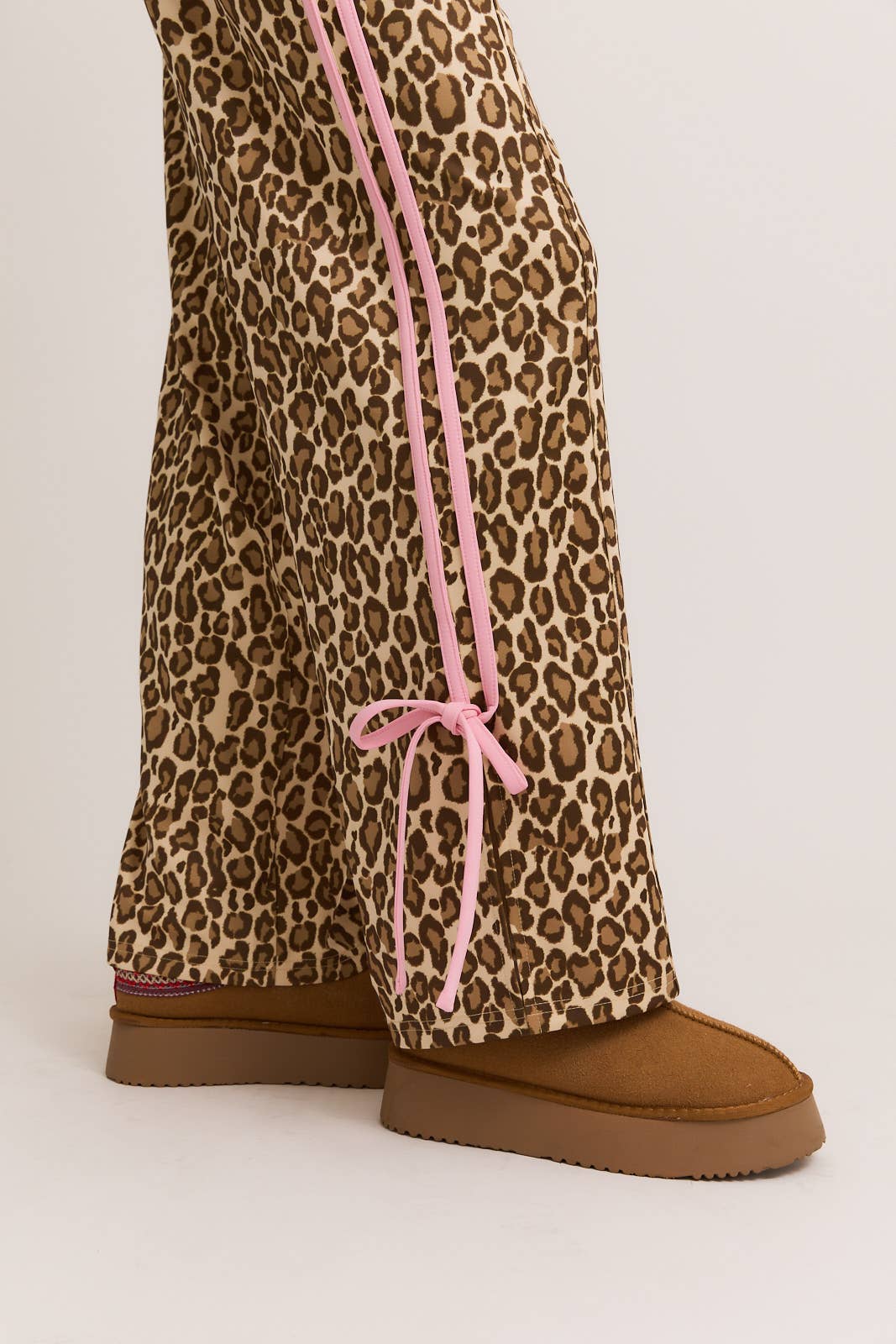 BOW DETAIL TRACK PANTS: TAUPE ANIMAL / S