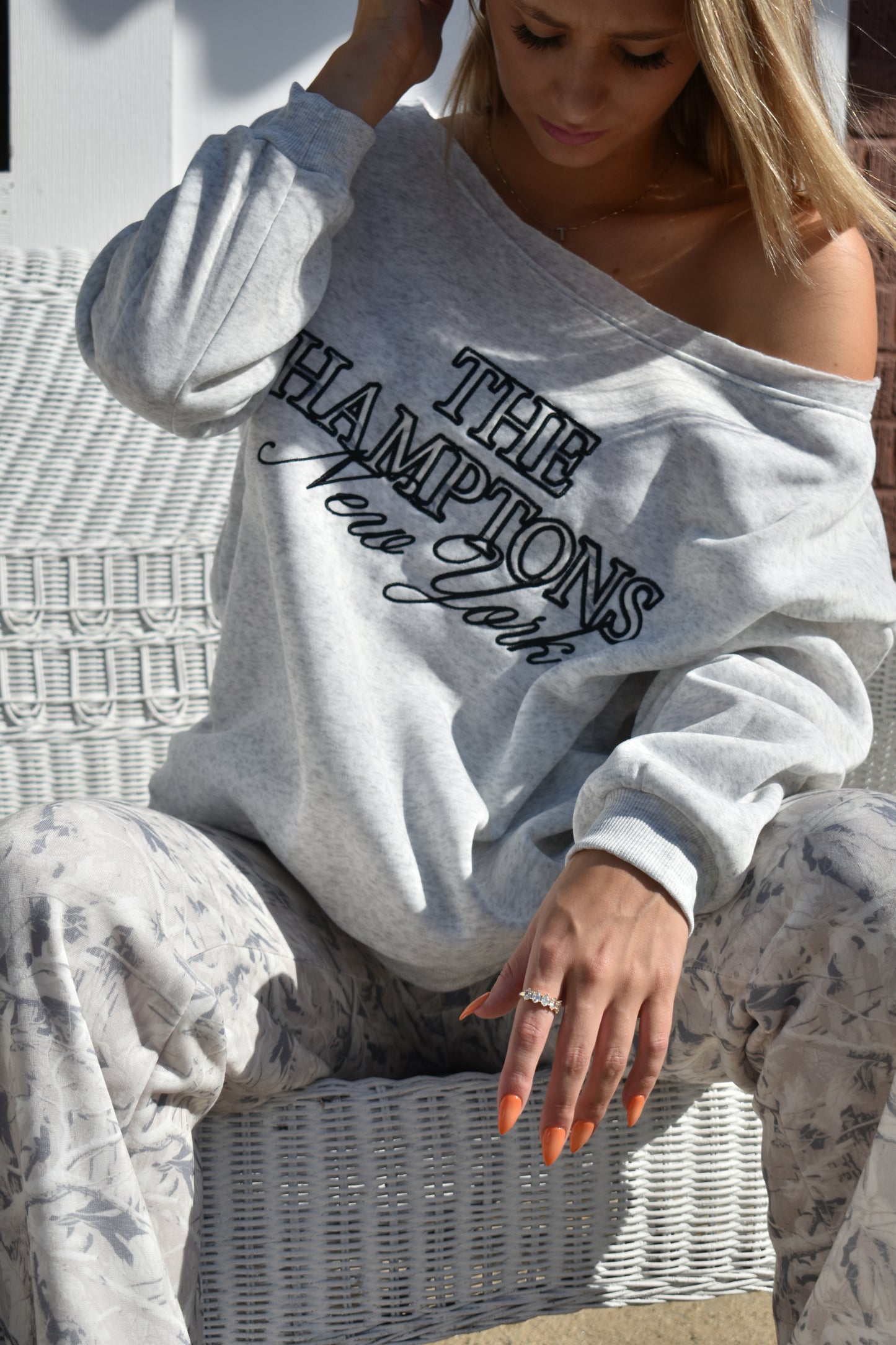 Off the shoulder Hamptons