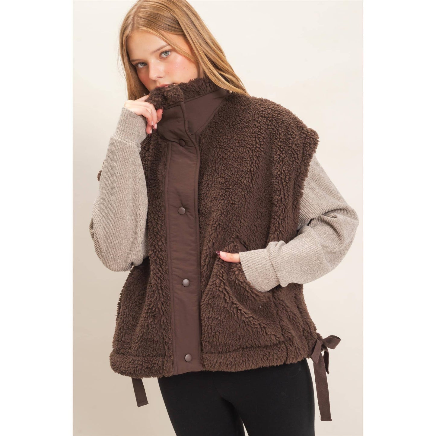 Sherpa Vest With Snap Closure: OLIVE / S-M-L(2-2-2)