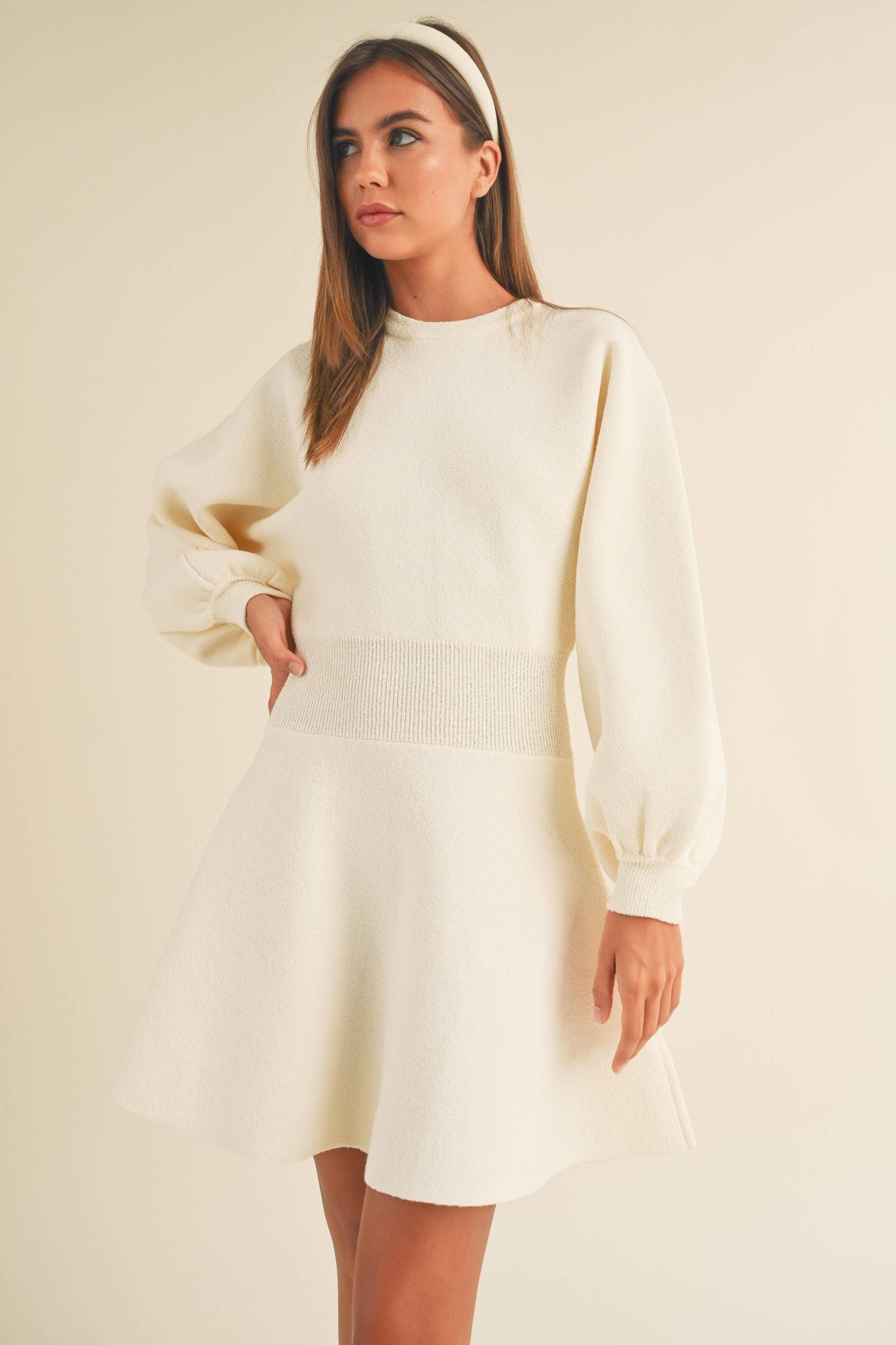 D2660   BALLON SLEEVE SWEATER DRESS: CREAM / S