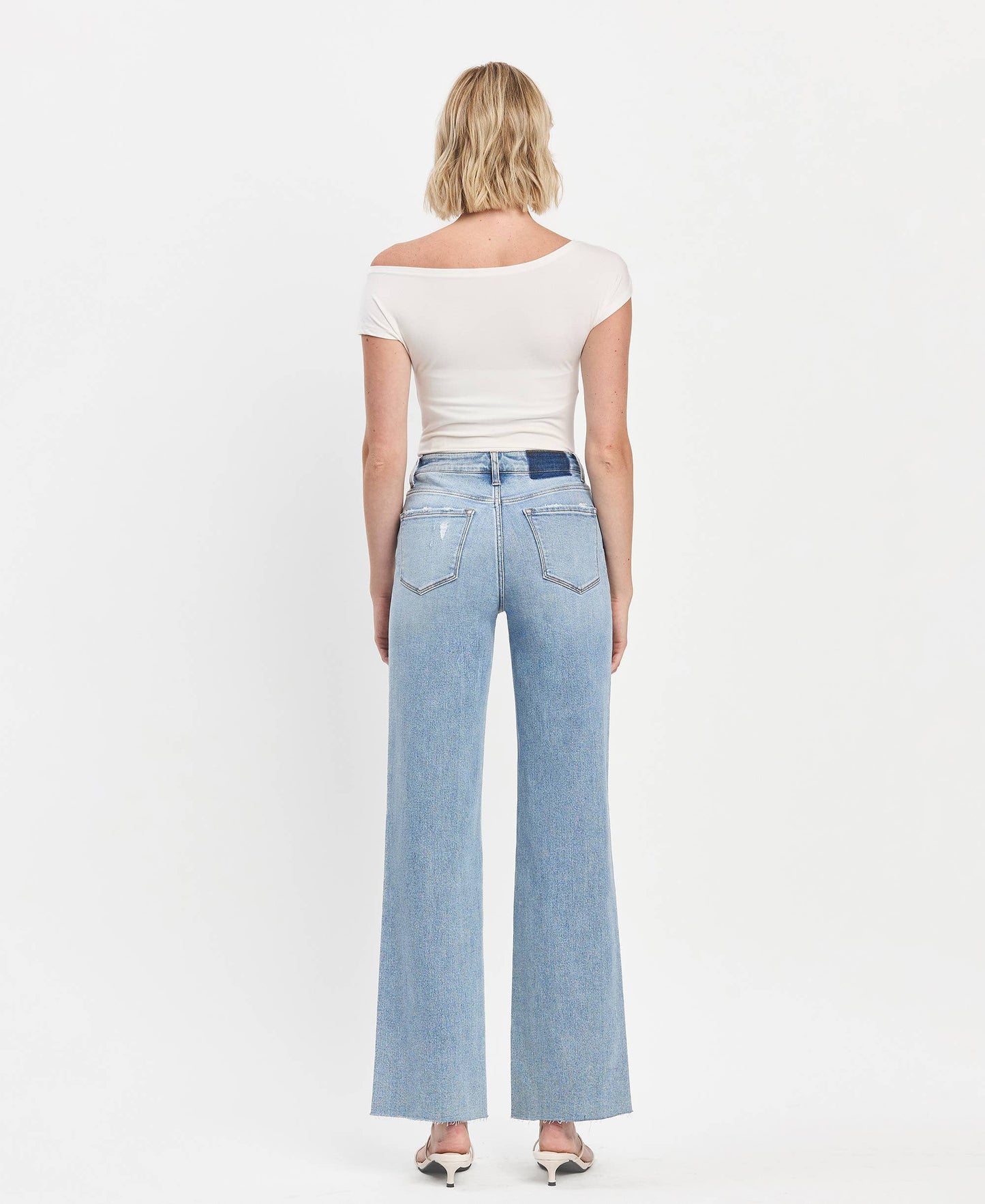 HIGH RISE CLEAN CUT RAW HEM WIDE LEG JEANS T6597: REFULGENT / 30