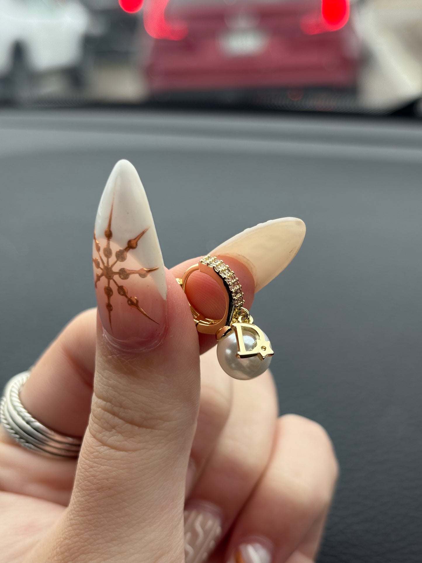 Fashion earrings gold
