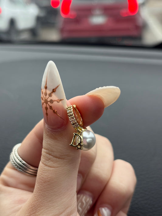 Fashion earrings gold