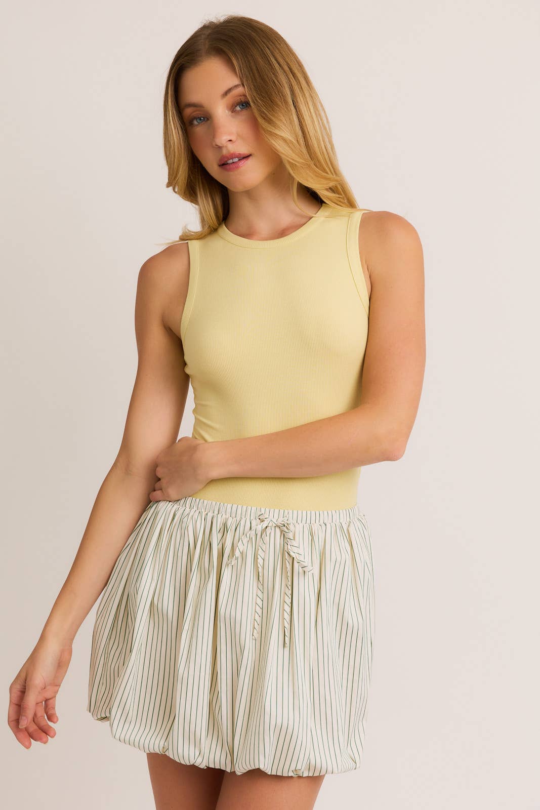 ROUND NECK SLEEVELESS BODYSUIT: LT PINK / S