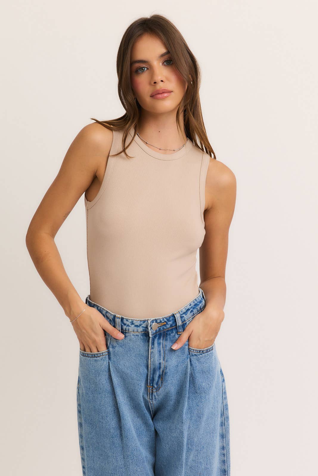 ROUND NECK SLEEVELESS BODYSUIT: LT PINK / M