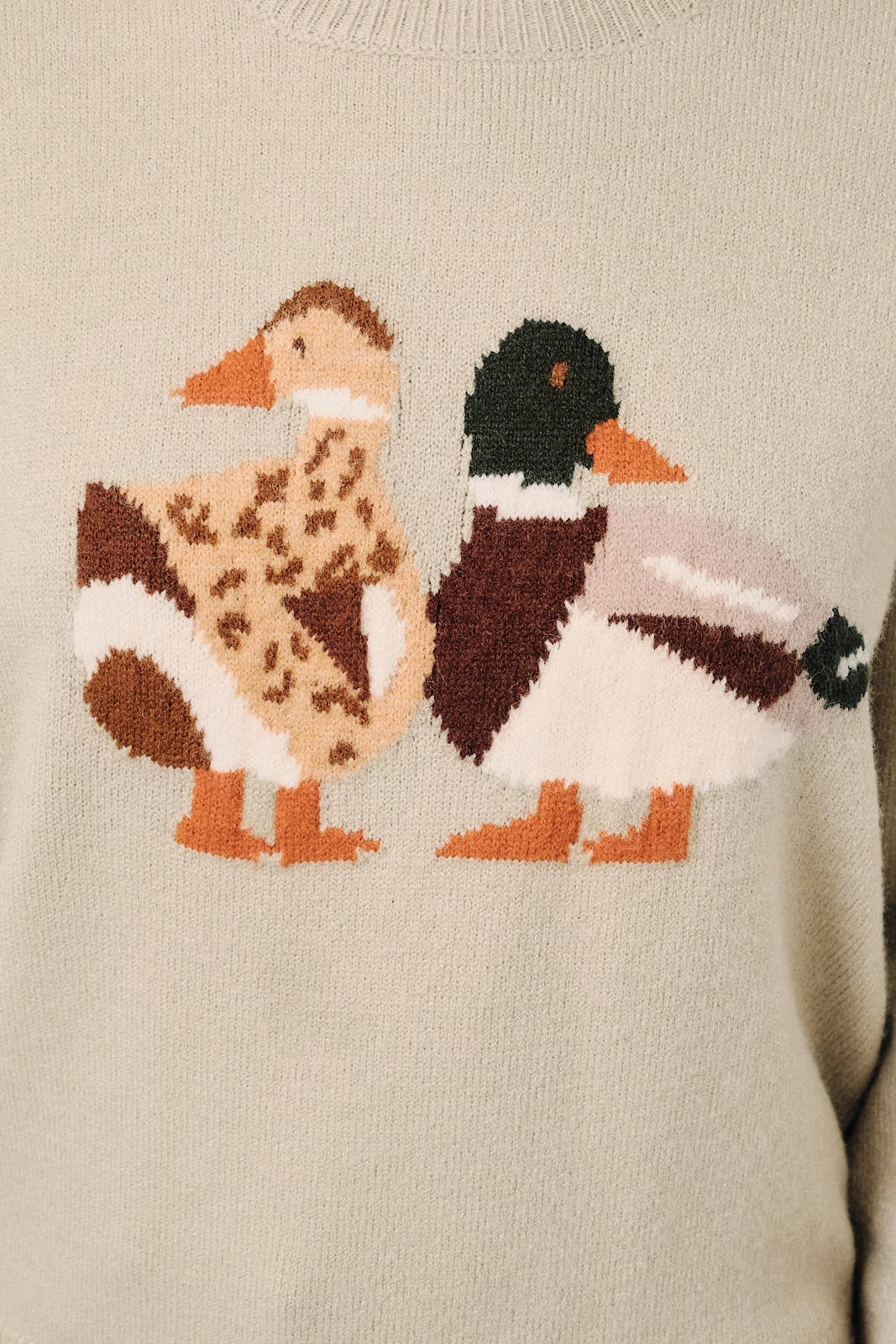 Round Neck Mallard Duck Graphic Long Sleeve Knit Sweater: LAVENDER / M