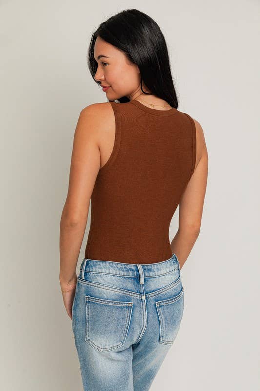ROUND NECK SLEEVELESS BODYSUIT: LT PINK / M