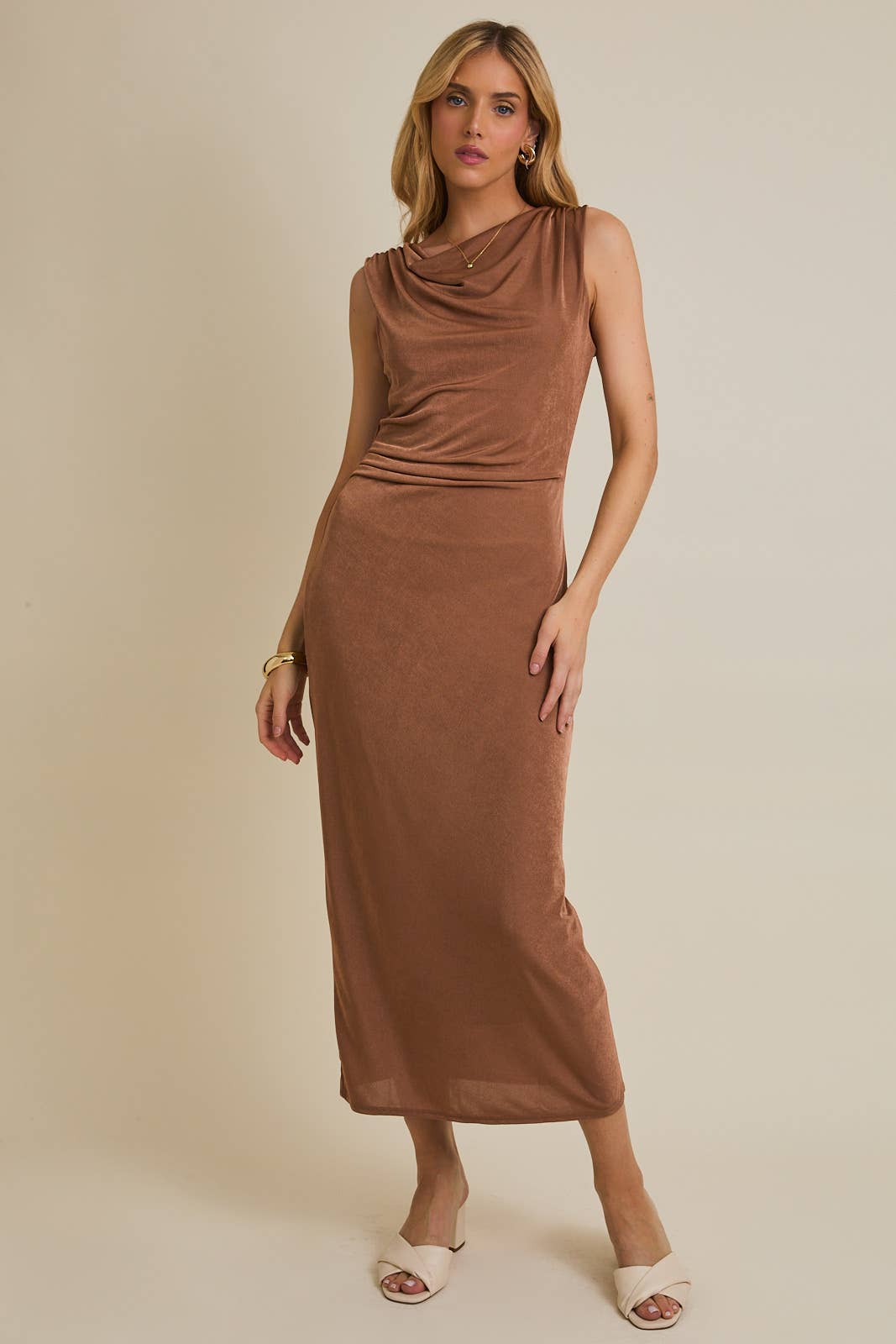 COWL NECK SLEEVELESS MAXI DRESS: Latte / M