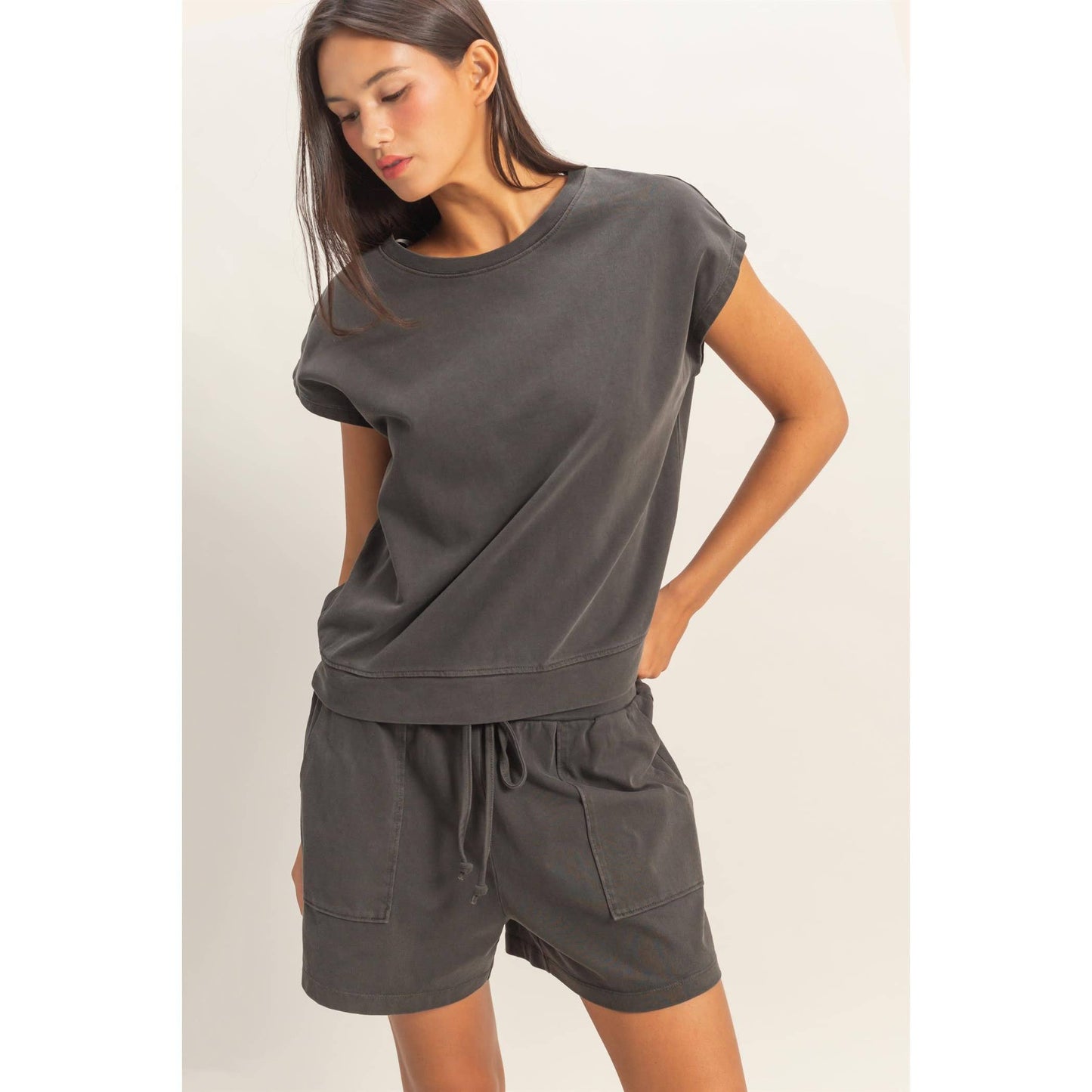 Sleeveless Crew Neck Top and Shorts Set: BLACK / S-M-L(2-2-2)